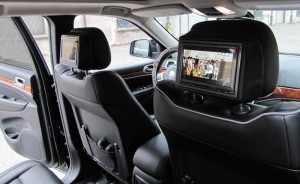 Jeep-Grand-cherokee-2011-Monitor-poggiatesta