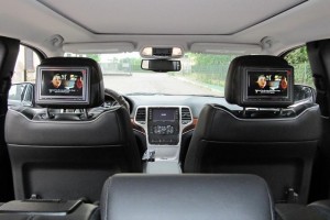 66187296_Jeep-Grand-cherokee-2011-poggiatesta-dvd
