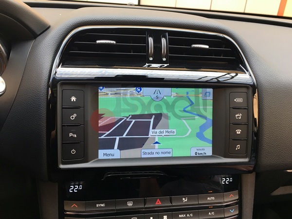 jaguar f-pace navigatore