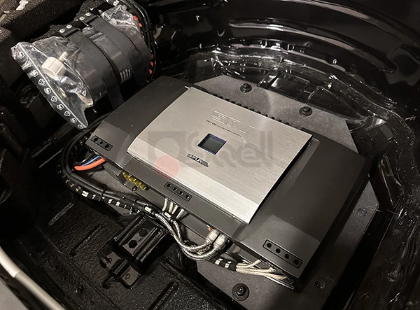 amplificatore-alpine-v12-porsche-cayenne