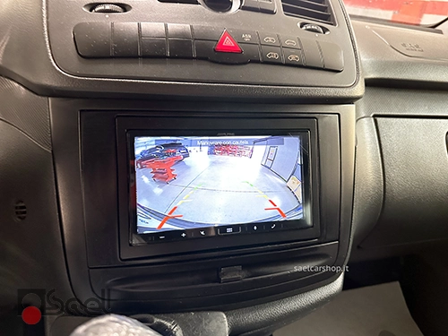 alpine-ilx-w690d-mercedes-vito-num1