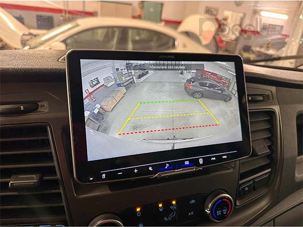 Installazione retrocamera su Ford Transit