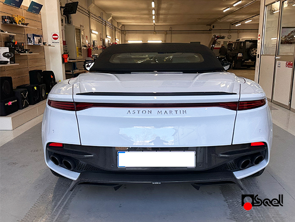 Aston Martin DBS Superleggera