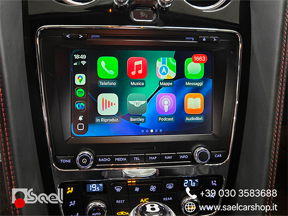 Interfaccia CarPlay installata su Bentley Continental GT