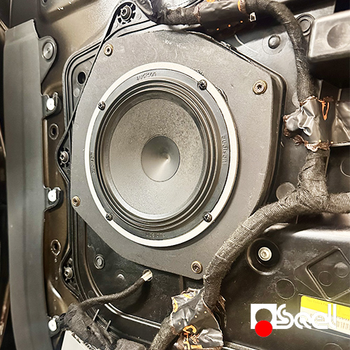 woofer Audison Voce su range Rover Sport