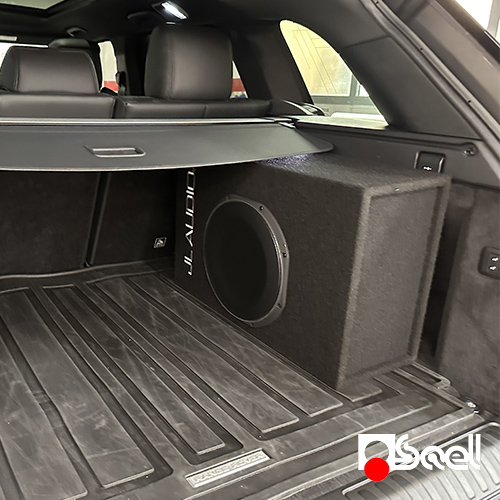 Subwoofer JL Audio installato su Range Rover